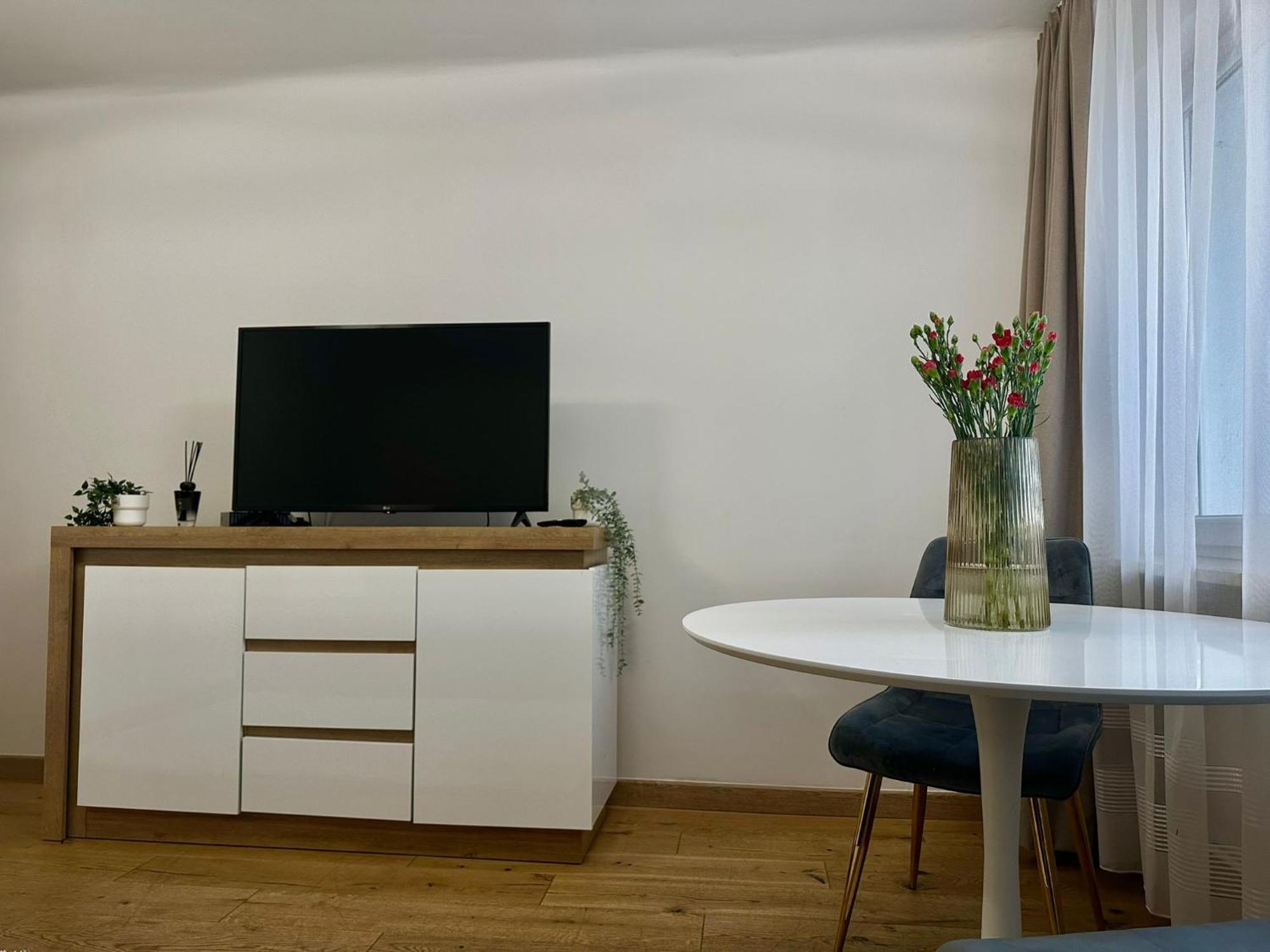 Chmielna 106 - Free Parking - Duzy Balkon Apartamento Varsóvia Exterior foto